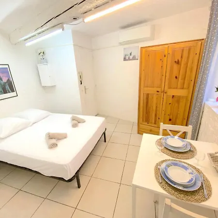 Daire Studio A 20 Metres Du Port