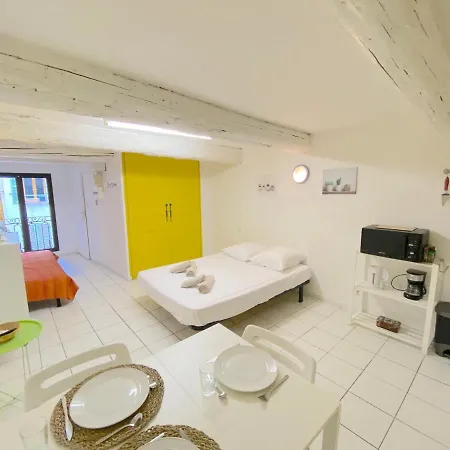 Studio A 20 Metres Du Port * Toulon