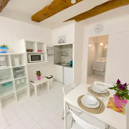 Studio A 20 Metres Du Port Apartment Toulon